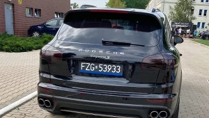 Nowy samochód na czarnych tablicach? Lepiej mieć się na baczności