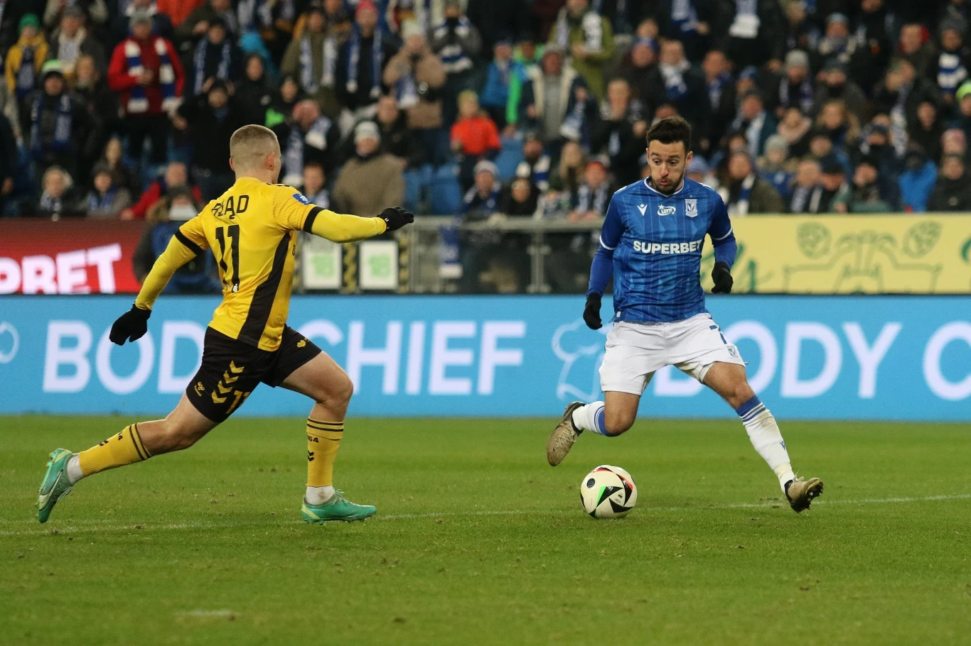 Afonso Sousa z Lecha Poznań i Adrian Błąd z GKS Katowice. To lechita miał na koniec co świętować