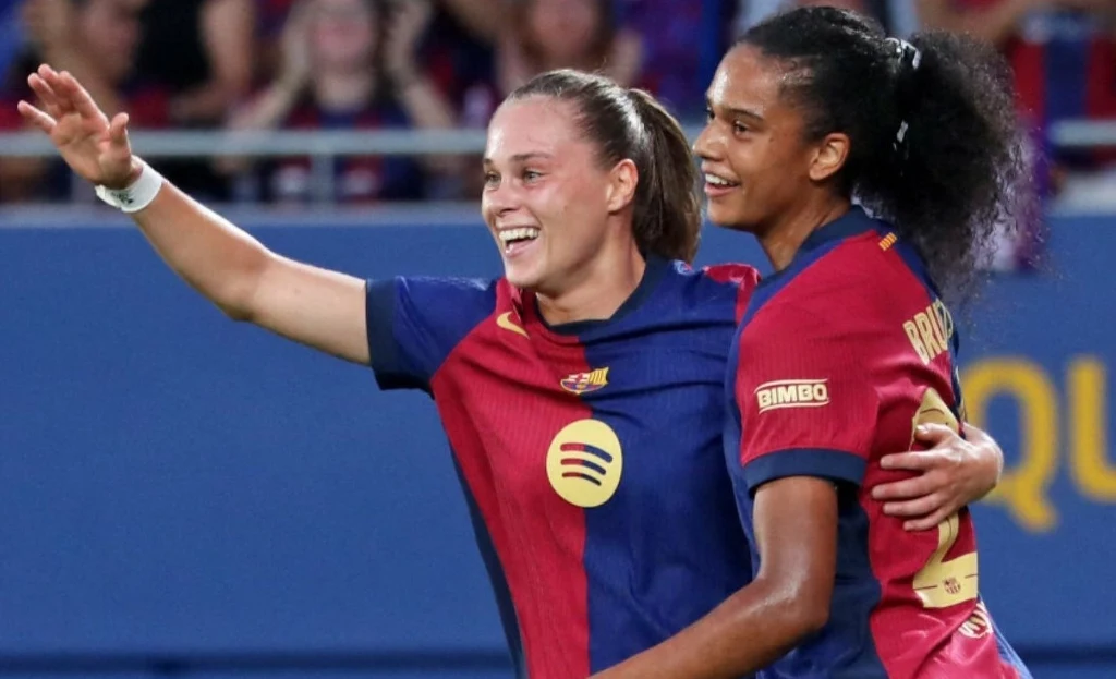 Ewa Pajor (z lewej) jest liderką klasyfikacji strzelczyń ligi hiszpańskiej Ewa Pajor (z lewej) jest liderką klasyfikacji strzelczyń ligi hiszpańskiej