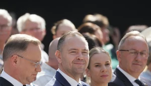 Karol Nawrocki z żoną podczas Narodowego Czytania "Kordiana" Juliusza Słowackiego w Ogrodzie Saskim z udziałem prezydenta Andrzeja Dudy