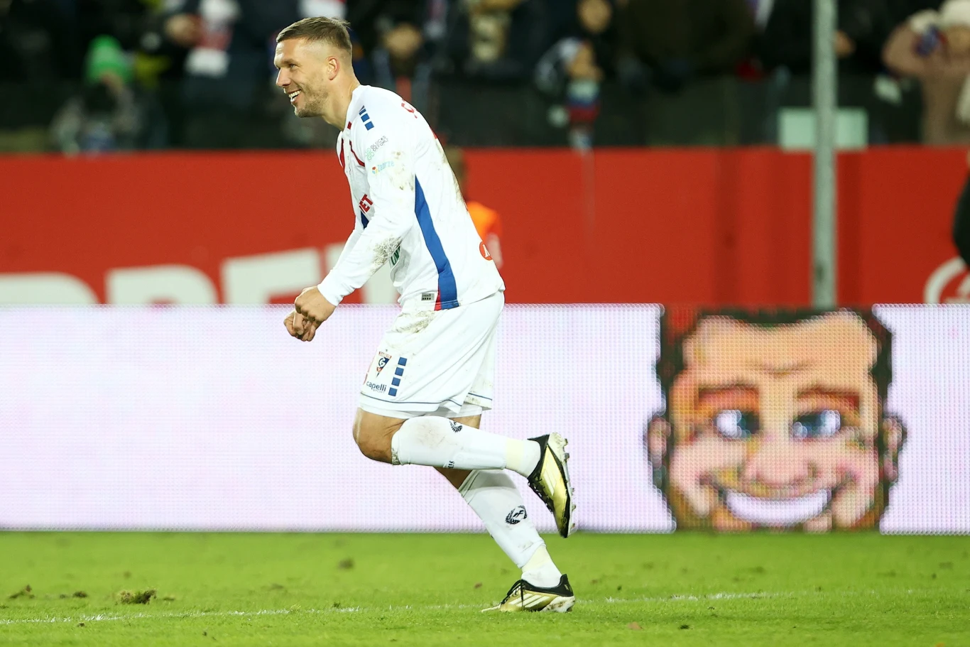 Lukas Podoslki zasłużył na "dwie czerwone kartki" w meczu derbowym Górnika Zabrze z Piastem Gliwice