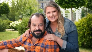 Aldona (Elżbieta Romanowska) pozna w końcu wyniki badań. Borys (Jakub Wieczorek) zaprosi ją na randkę