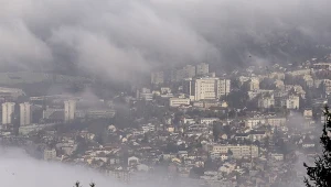Smog w Sarajewie. W środę stolica Bośni i Hercegowiny była według rankingu IQAir najbardziej zanieczyszczonym miastem świata. Zdjęcie ilustracyjne
