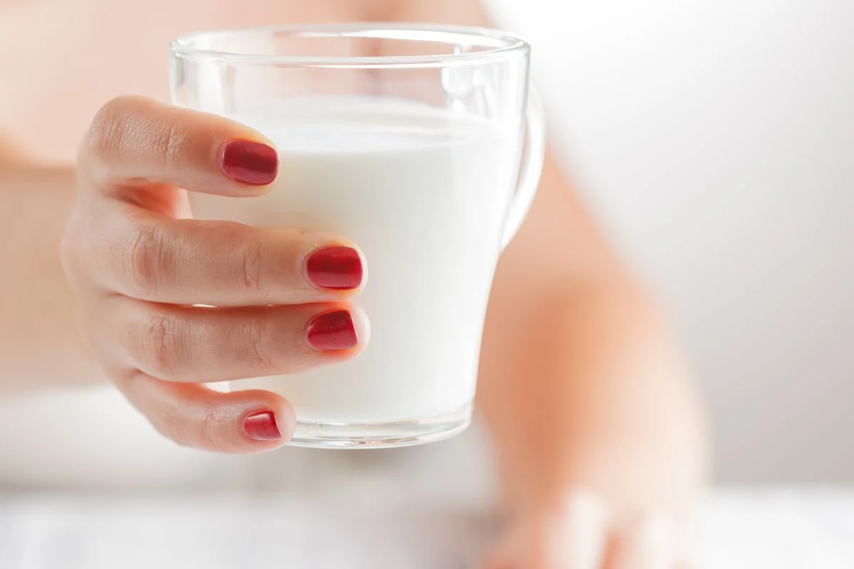 Mleko z nasion chia. Nowy roślinny zamiennik bogaty w omega-3 Mleko z nasion chia. Nowy roślinny zamiennik bogaty w omega-3