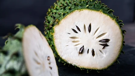 Owoce gravioli zaskakują ciekawym wyglądem oraz pysznym smakiem