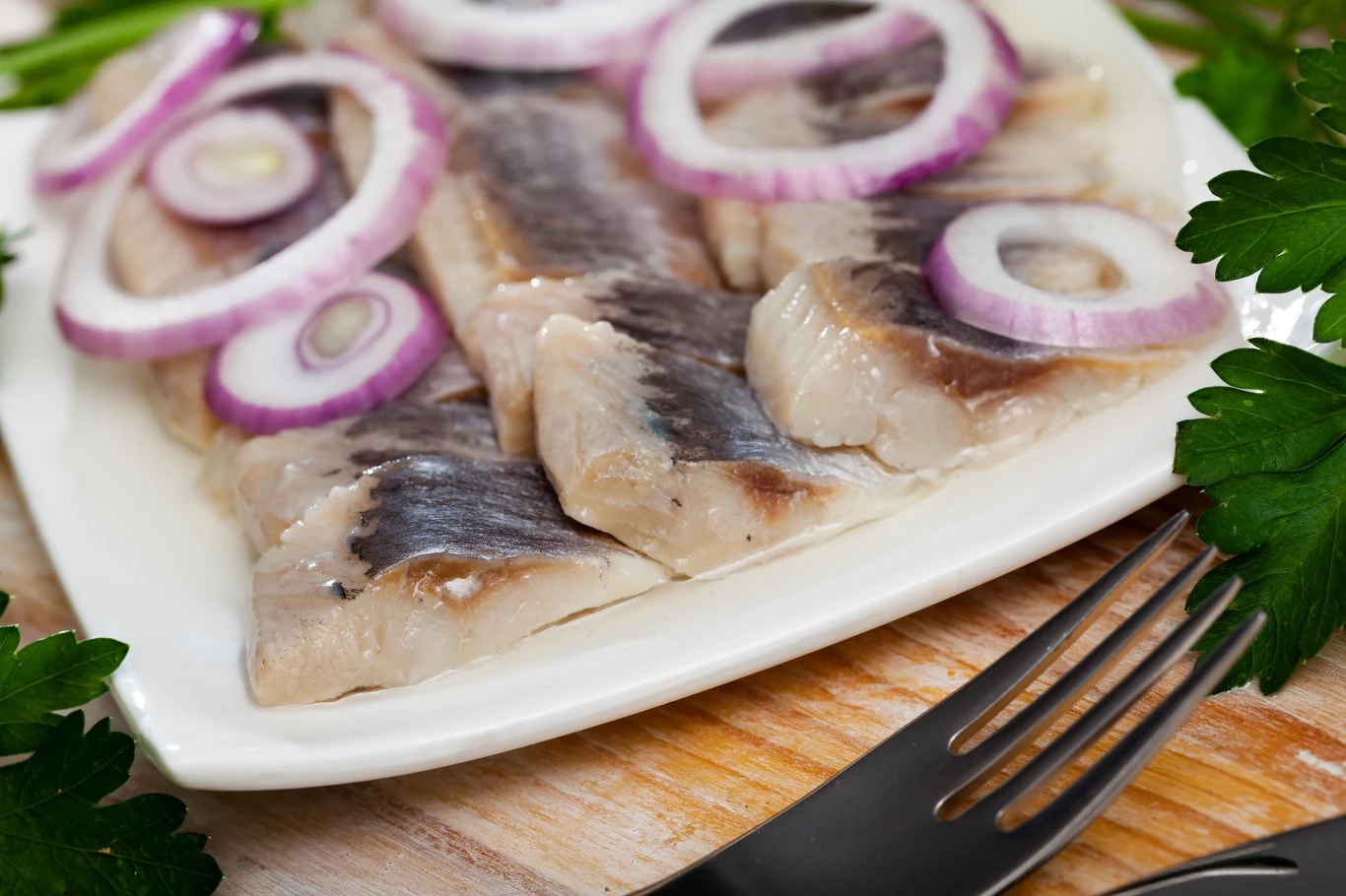 Śledzie mogą być gorzkie, jeśli ich nie namoczymy Śledzie mogą być gorzkie, jeśli ich nie namoczymy