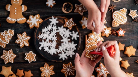 Od kuchennych eksperymentów do cukierniczej sztuki. O ozdabianiu pierniczków słów kilka