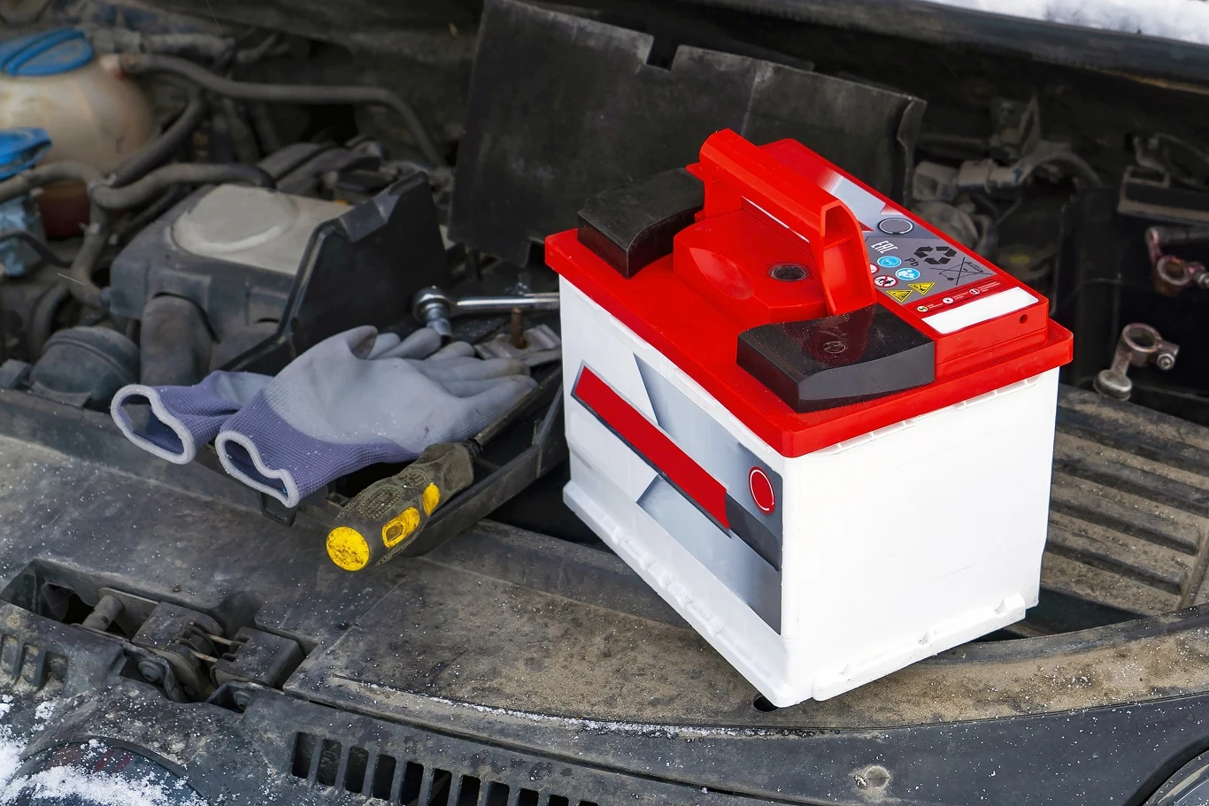 Rozładowany akumulator? Pogotowie akumulatorowe na pomoc Rozładowany akumulator? Pogotowie akumulatorowe na pomoc