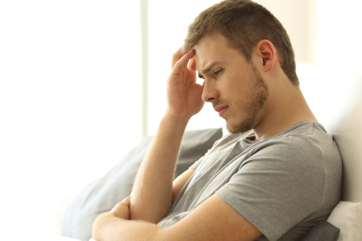 Rak jądra to choroba, która dotyka głównie młodych mężczyzn. Te objawy powinny wzbudzić niepokój