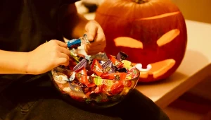 Dzieci zrobiły psikusa w Halloween. Rodzice dostali "rachunek grozy"