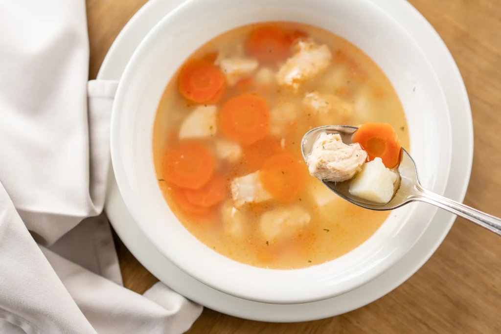 Okoń to ryba, którą można smażyć, piec, ale także grillować. Będzie dobrze smakowała też w zupie