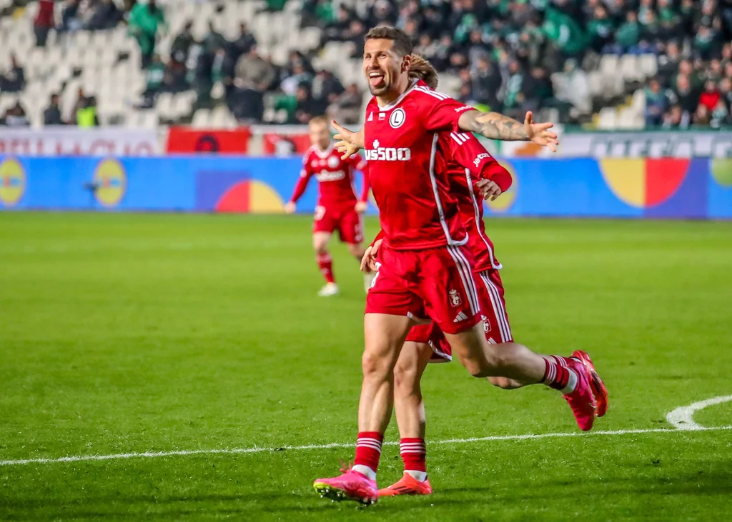 Wynik spotkania na 3:0 ustalił Paweł Wszołek Wynik spotkania na 3:0 ustalił Paweł Wszołek