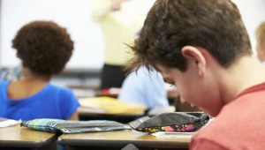 Australia wprowadza zakaz korzystania z serwisów społecznościowych przez osoby poniżej 16. roku życia
