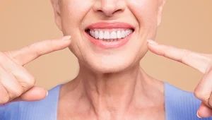 Zaczyna się od zębów, potem przychodzi czas na fryzjera, kosmetyczkę... Seniorzy z powrotem chcą móc cieszyć się życiem