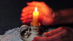 Te wróżby są najlepsze na Andrzejki. Dobra zabawa nie będzie miała końca