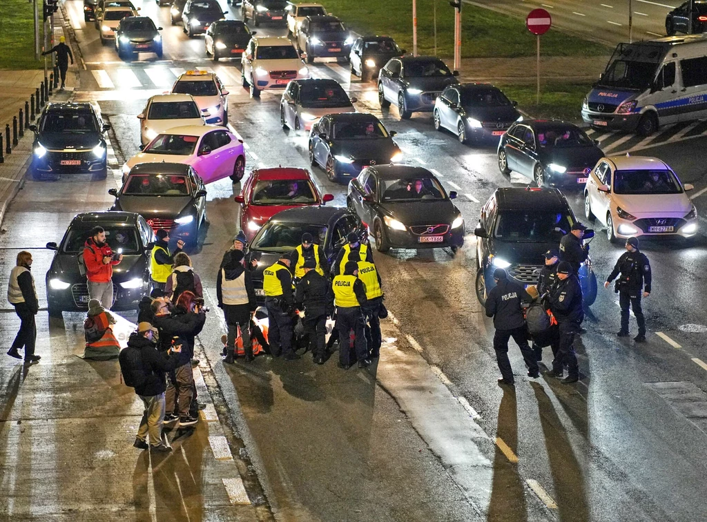 Protest Ostatniego Pokolenia na warszawskiej Wisłostradzie