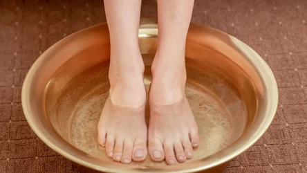 Domowe spa dla stóp. Jak zyskać miękką i gładką skórę? 