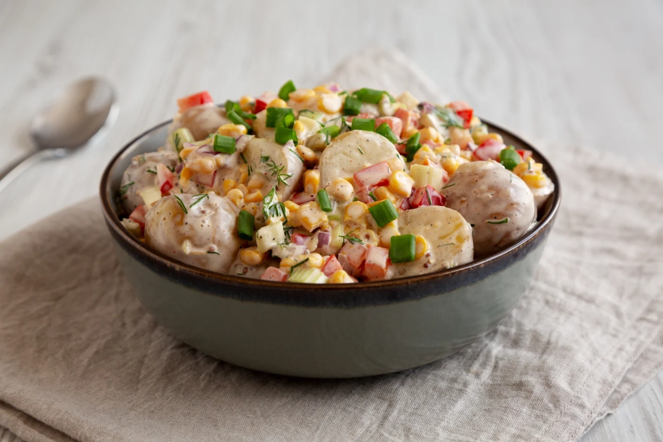 Zapisz przepis na szybką sałatkę świąteczną - przyda się nie tylko podczas Bożego Narodzenia Zapisz przepis na szybką sałatkę świąteczną - przyda się nie tylko podczas Bożego Narodzenia