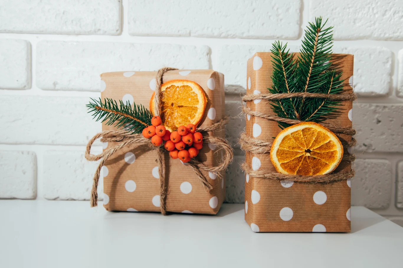 Jak ładnie spakować prezenty świąteczne? Bliscy będą zachwyceni Jak ładnie spakować prezenty świąteczne? Bliscy będą zachwyceni