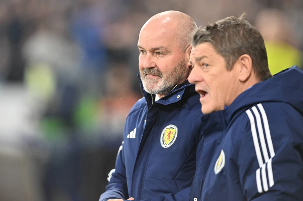 John Carver (z prawej) zostanie nowym trenerem Lechii Gdańsk John Carver (z prawej) zostanie nowym trenerem Lechii Gdańsk