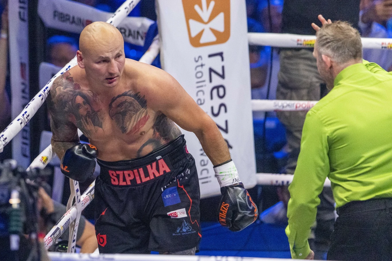 Artur Szpilka wstał z życiowych desek. W książce "Zawsze ten sam" odsłania najmroczniejsze rozdziały w swoim życiorysie Artur Szpilka wstał z życiowych desek. W książce "Zawsze ten sam" odsłania najmroczniejsze rozdziały w swoim życiorysie