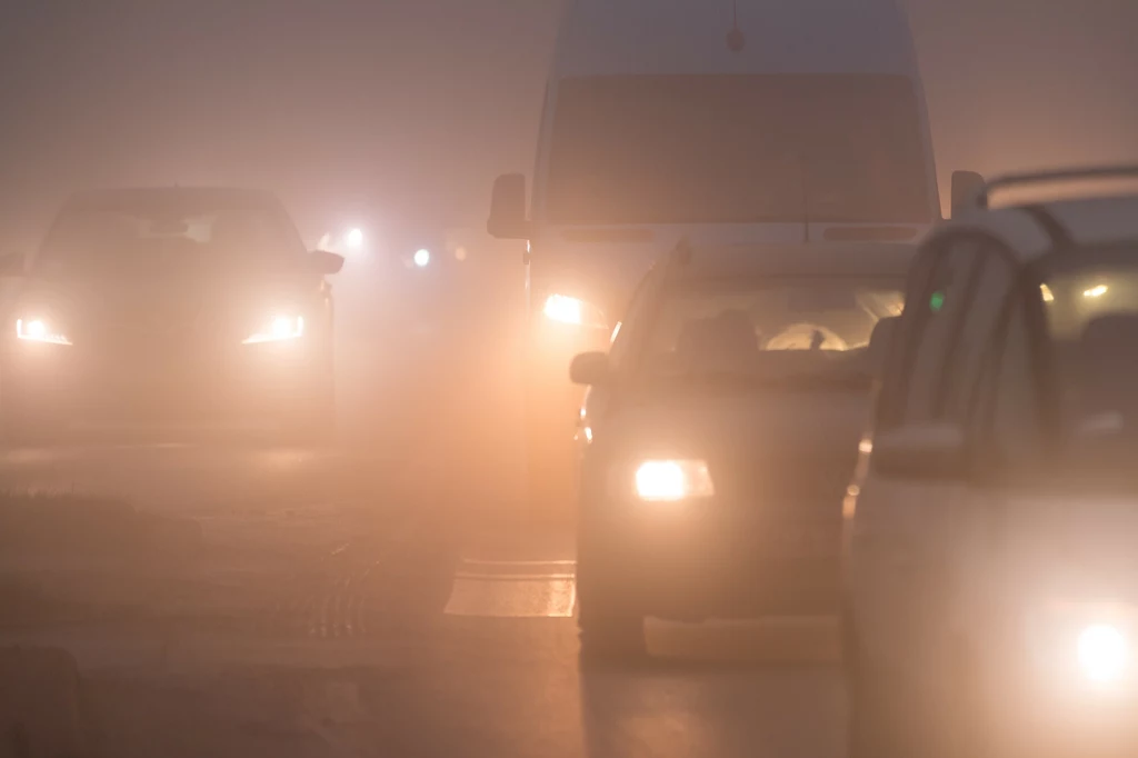 Prawidłowe używanie świateł nocą i we mgle jest niezwykle ważne