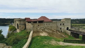 Ten zamek znajduje się rzut beretem od Krakowa. Po remoncie przyciągnie tłumy