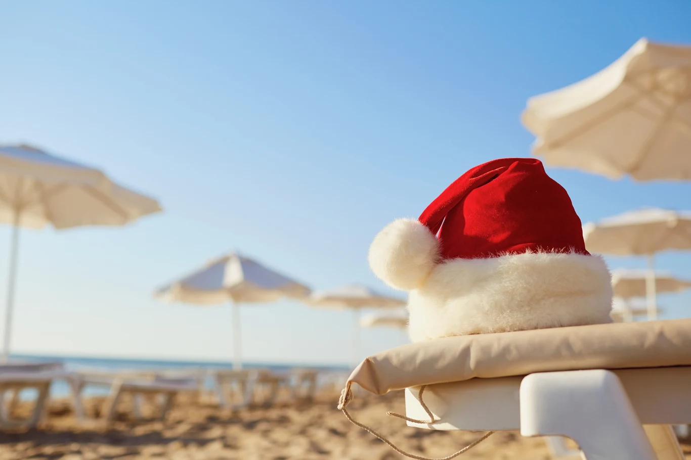 Polacy spędzą święta w ciepłych krajach. Polacy spędzą święta w ciepłych krajach.