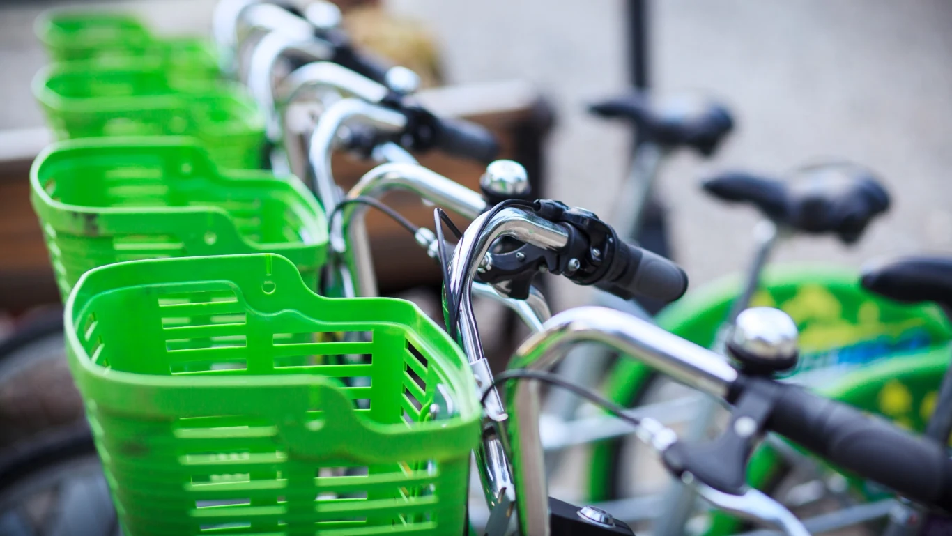 W Lesznie pracownicy zakładu oczyszczania będą sprawdzać segregację śmieci. Do kontroli posłużą im rowery W Lesznie pracownicy zakładu oczyszczania będą sprawdzać segregację śmieci. Do kontroli posłużą im rowery