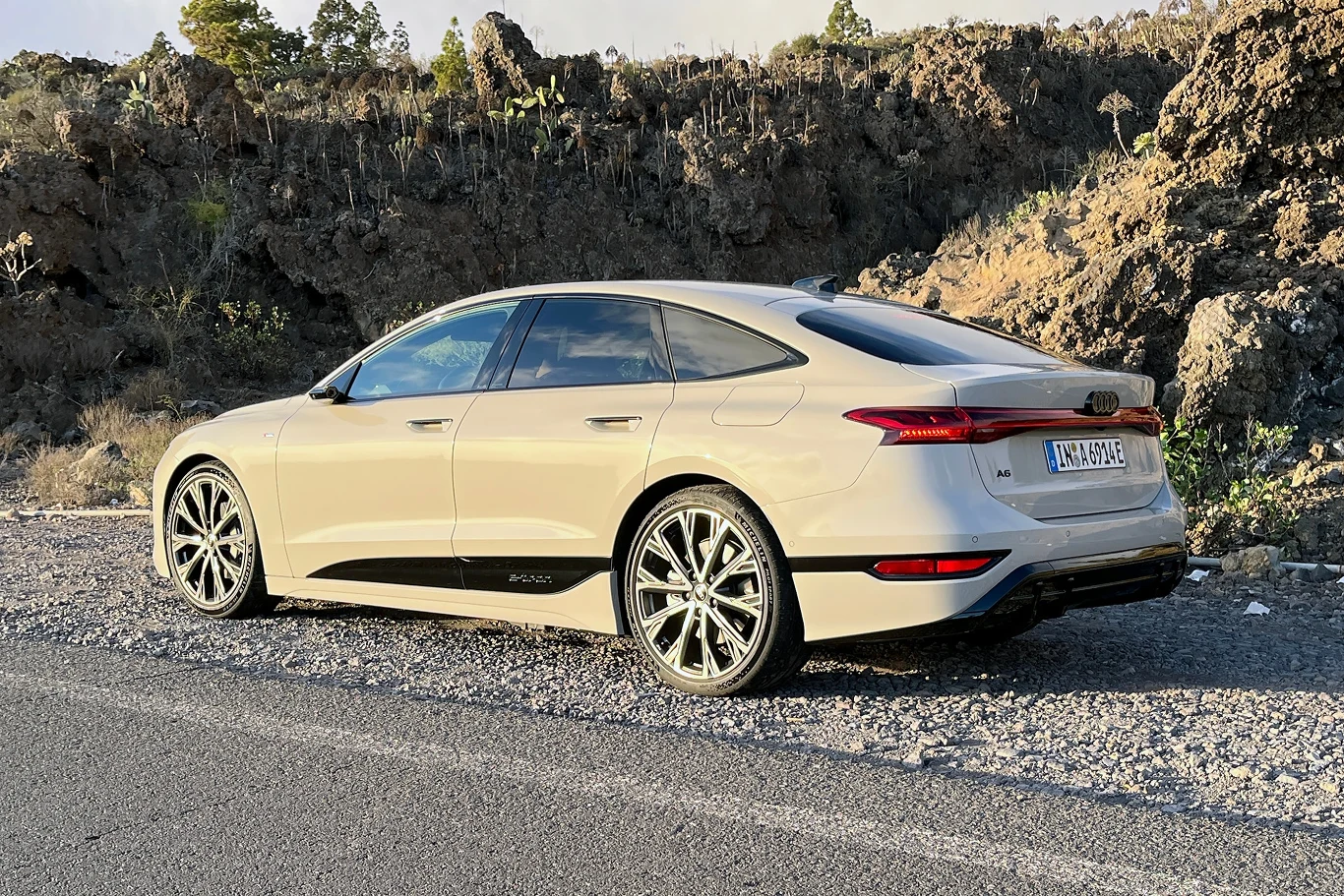 Ceny A6 e-tron zaczynają się od 299 900 zł za wersję Sportback...