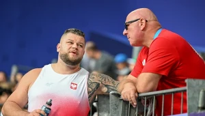 Szymon Ziółkowski (z prawej) nie jest już tylko trenerem Pawła Fajdka. Do ich zespołu dołączyła Klaudia Kardasz