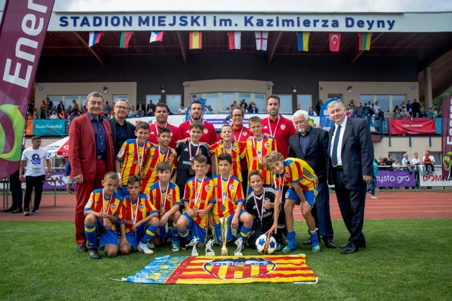 Doroczny turniej Deyna Cup Junior na stadionie w Starogardzie Gdańskim, mieście Kazimierza Deyny. Fot. Beniaminek 03 Starogard