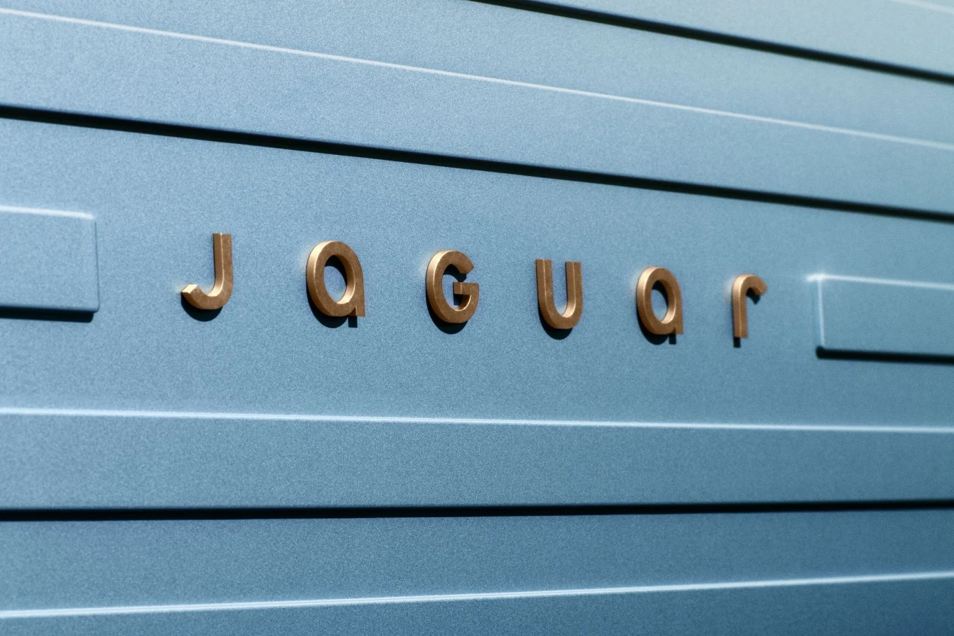 Nie zabrakło elementów nowej identyfikacji wizualnej Jaguara.