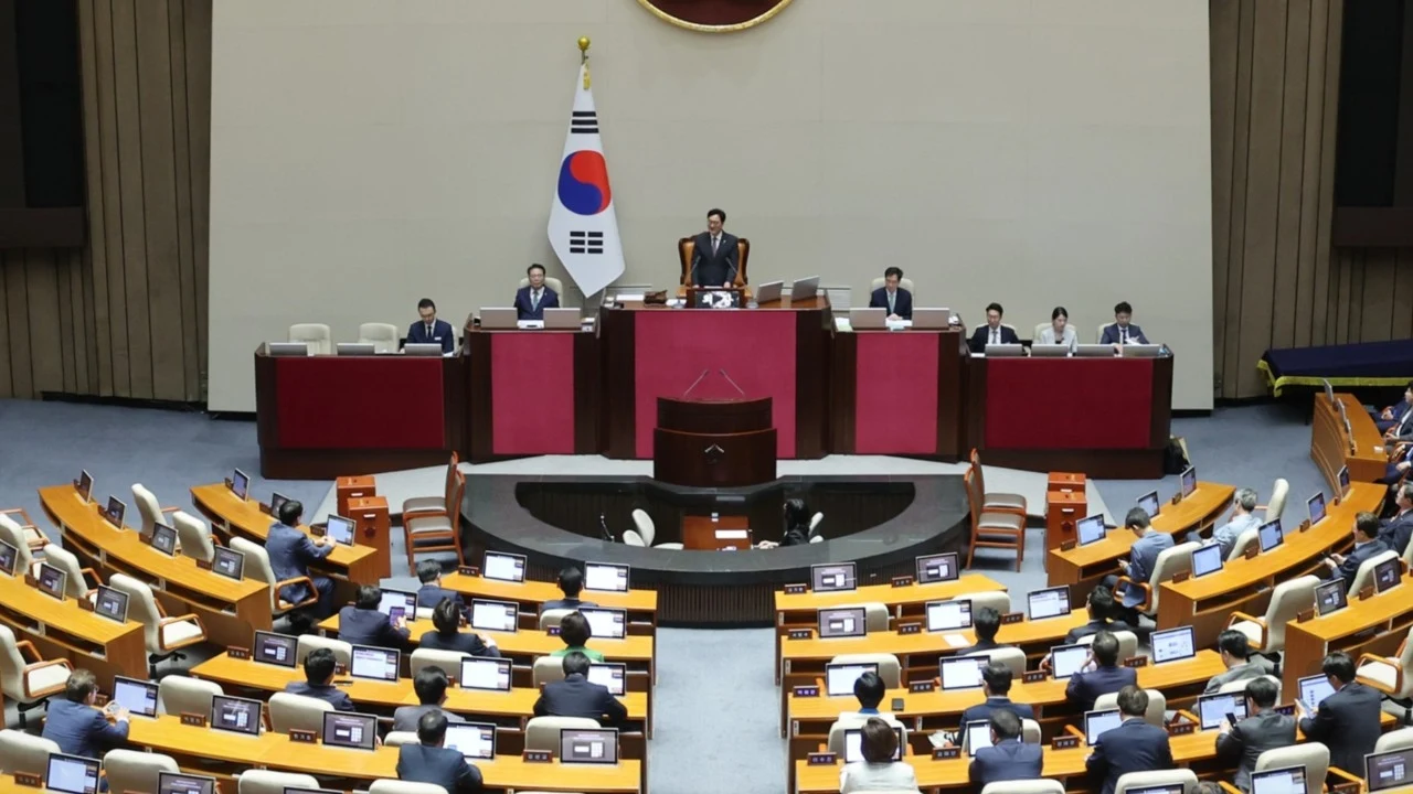 Zgromadzenie Narodowe Korei Południowej zagłosowało przeciwko wprowadzeniu stanu wojennego Zgromadzenie Narodowe Korei Południowej zagłosowało przeciwko wprowadzeniu stanu wojennego