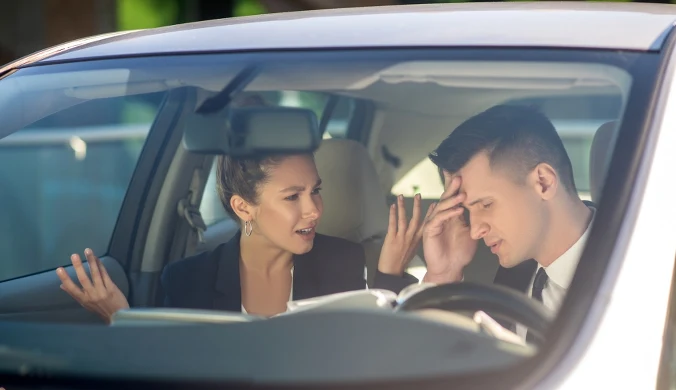 Czy przepisanie majątku na współmałżonka może być skuteczną tarczą ochronną przed komornikiem?