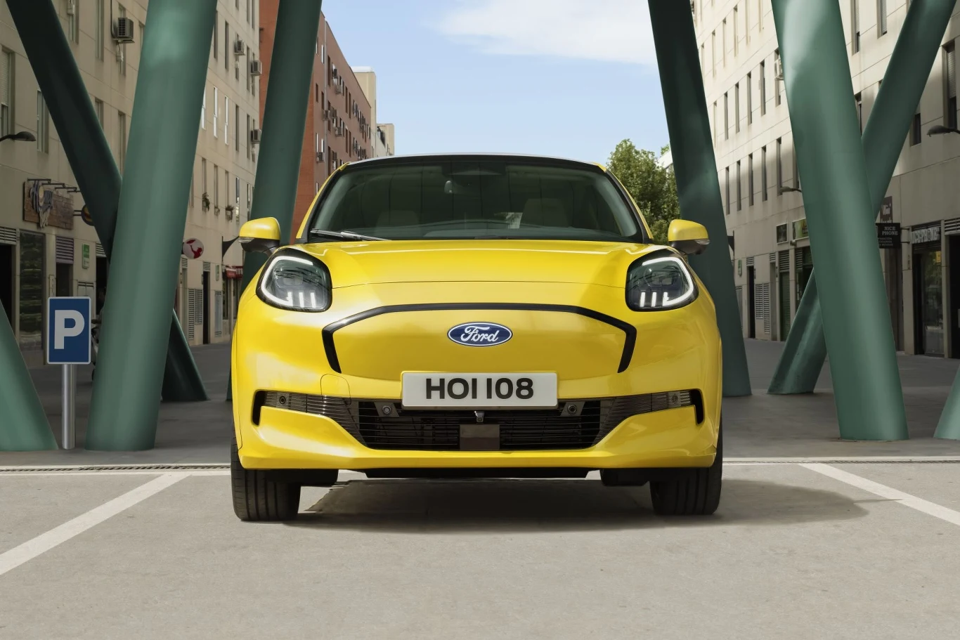 Ford Puma Gen-E dostępny jest w dwóch wersjach. W Polsce jego ceny startują od 164 900 zł. 