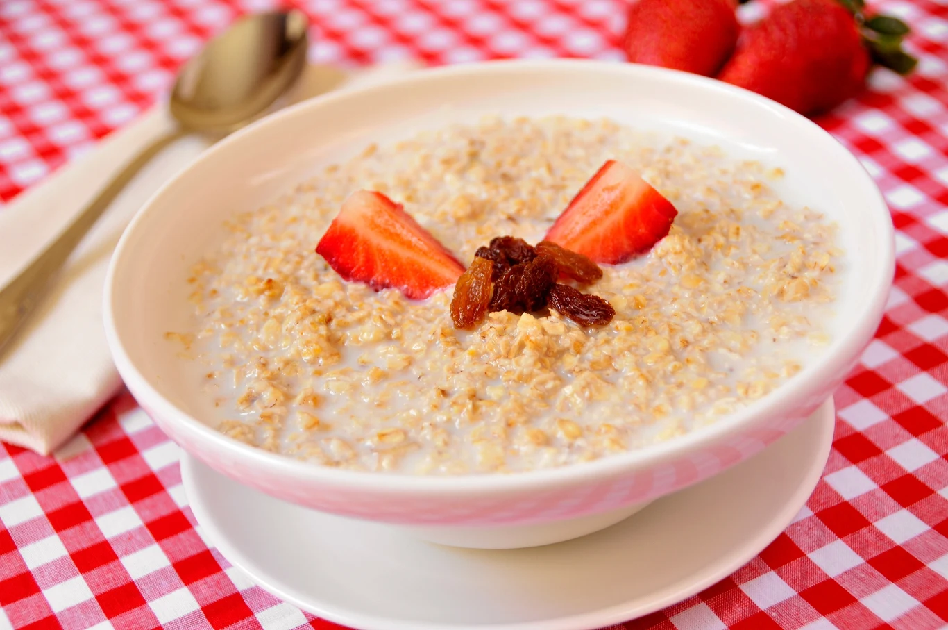 Płatki jaglane są lekkostrawne i pyszne. Idealnie nadają się na zdrowe śniadanie Płatki jaglane są lekkostrawne i pyszne. Idealnie nadają się na zdrowe śniadanie