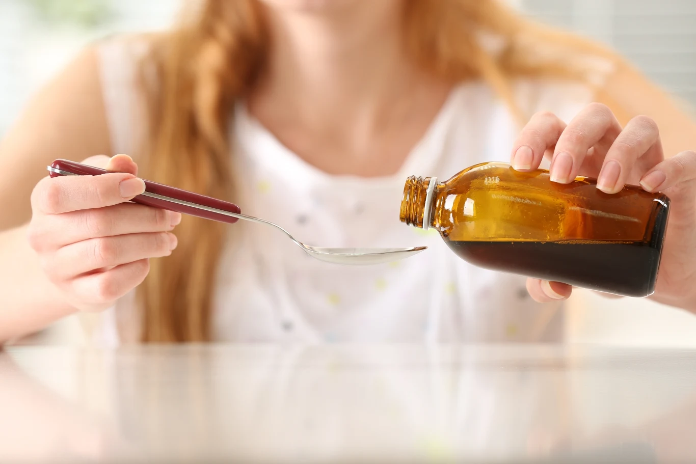 Syrop z buraka to domowy sposób na uciążliwy kaszel. Jak go przygotować?