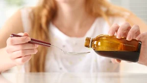 Domowe antidotum na suchy kaszel i drapanie w gardle. Potrzebujesz tylko dwóch składników 