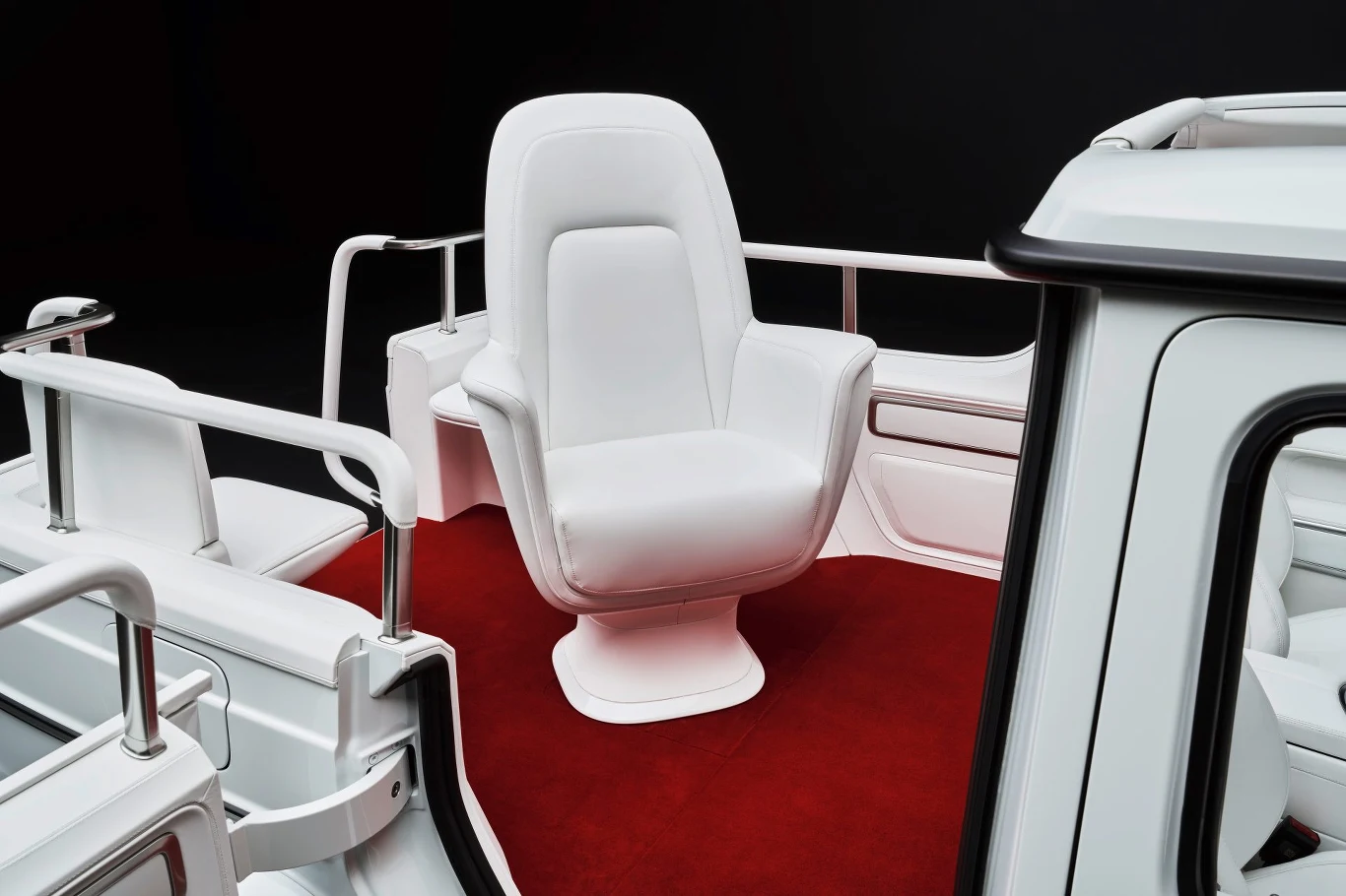 Dla papieża przygotowano obrotowy tron