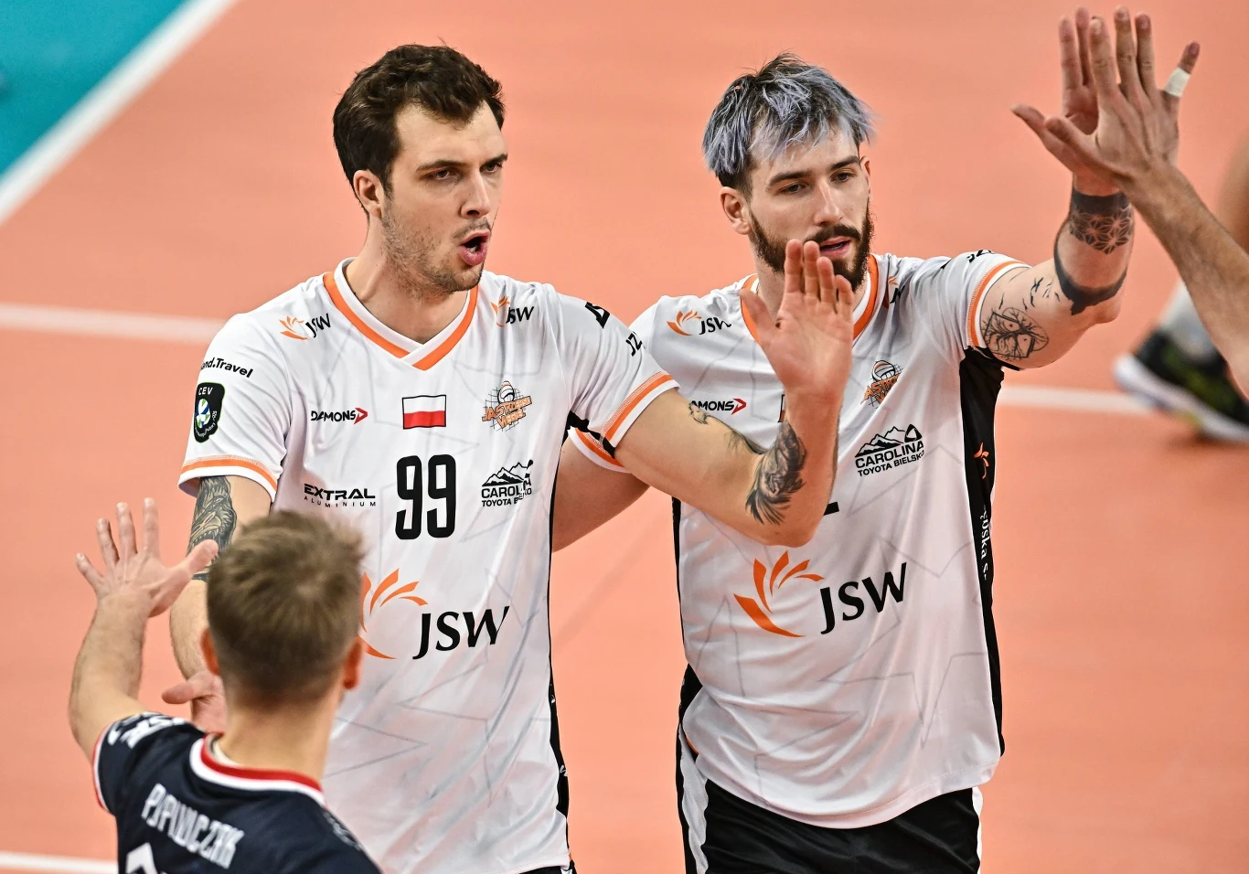 Norbert Huber był bohaterem kolejnego zwycięstwa Jastrzębskiego Węgla w Lidze Mistrzów. Po prawej Tomasz Fornal Norbert Huber był bohaterem kolejnego zwycięstwa Jastrzębskiego Węgla w Lidze Mistrzów. Po prawej Tomasz Fornal