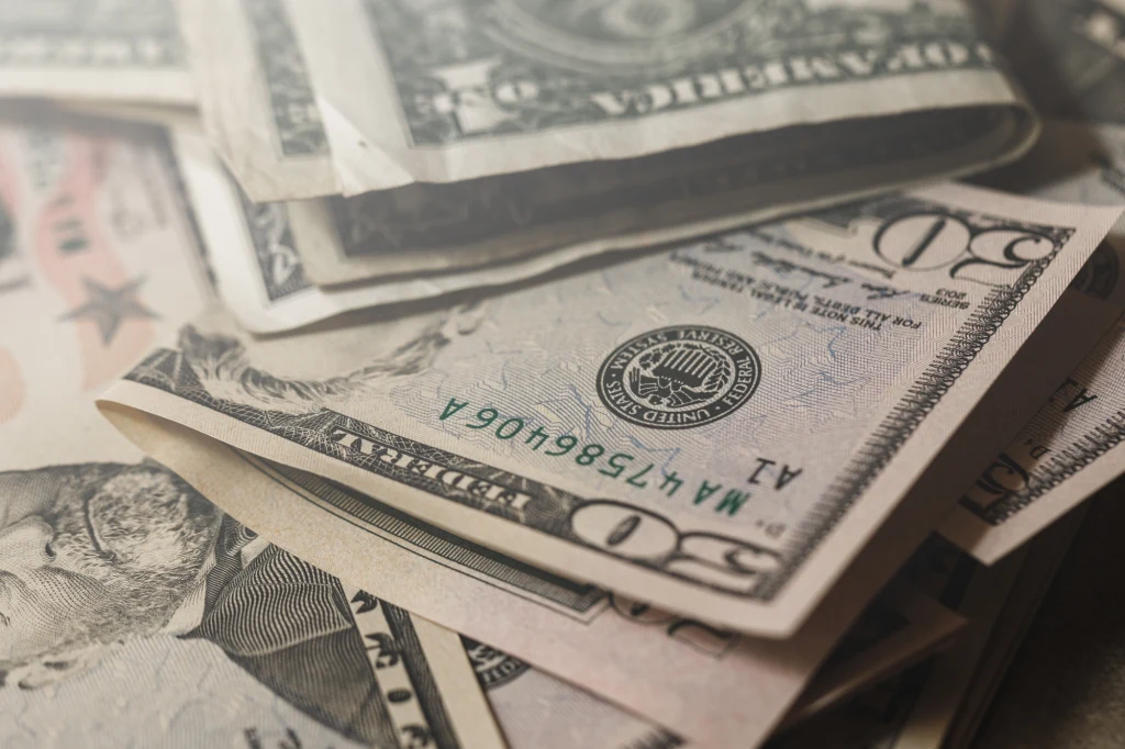 Dolar umocnił się po wygranej Donalda Trumpa w wyścigu o Biały Dom