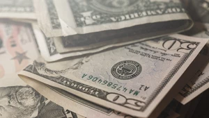 Dolar minimalnie w górę. Rynek reaguje na obniżkę stóp w USA