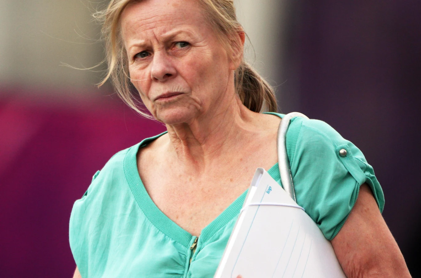 Anna Nehrebecka zwolniona z pracy mimo umowy. Anna Nehrebecka zwolniona z pracy mimo umowy.