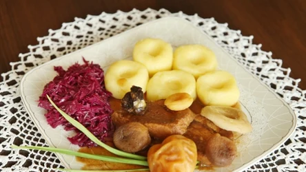 Modro kapusta (modra kapusta) to obowiązkowy składnik tradycyjnego śląskiego obiadu