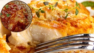 Zamiast śledzi w śmietanie, zrób na święta taką rybę. Goście będą prosić o dokładkę 