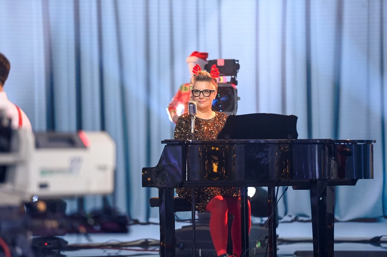 ZoSia Karbowiak, wokalistka, kompozytorka, instrumentalistka, autorka tekstów i trener wokalny