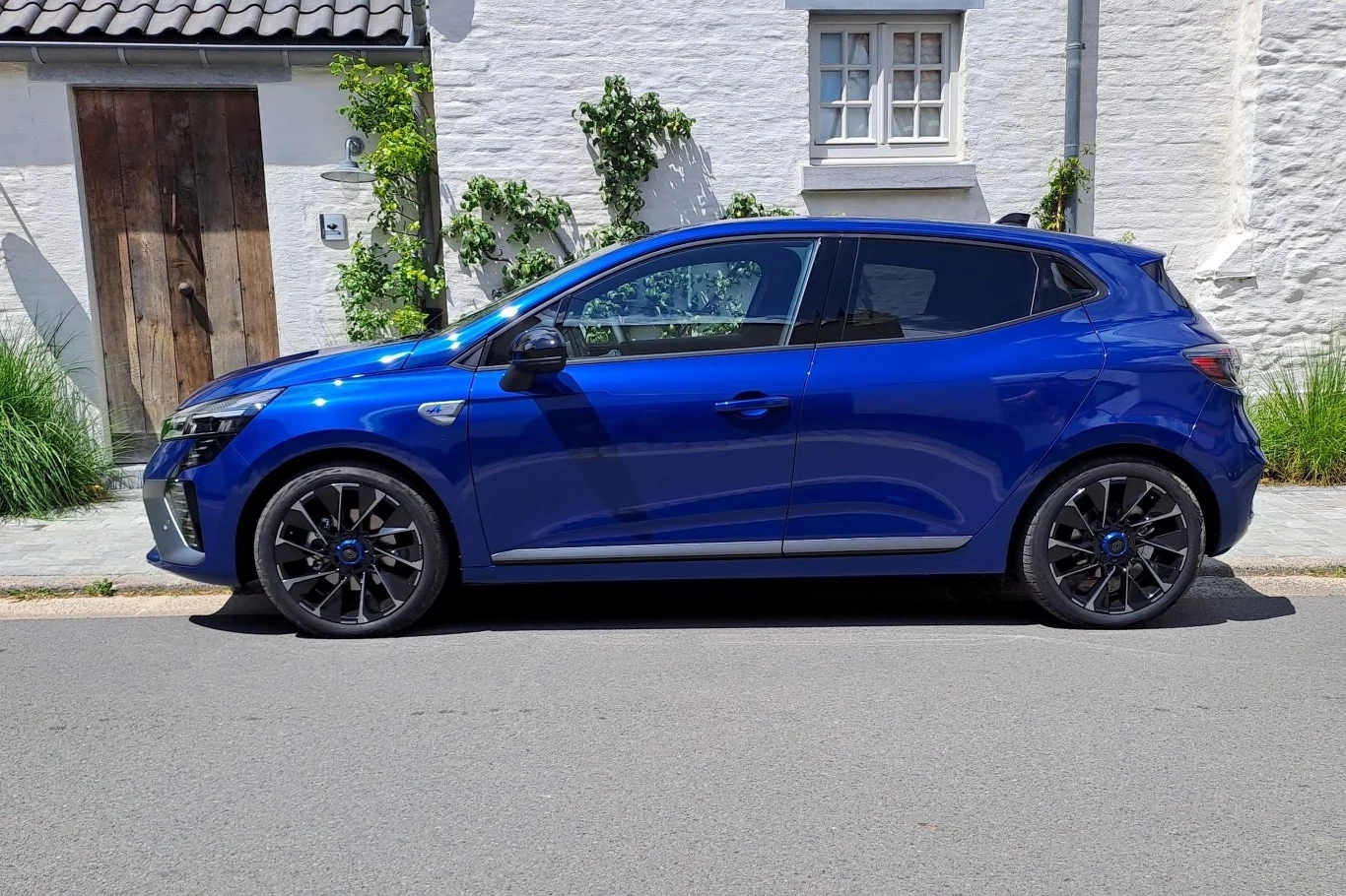 Korzystający z Mobilize Share będą mogli wypożyczyć hybrydowe i elektryczne samochody spod znaku Renault i Dacii. Dostępne będą również auta dostawcze.