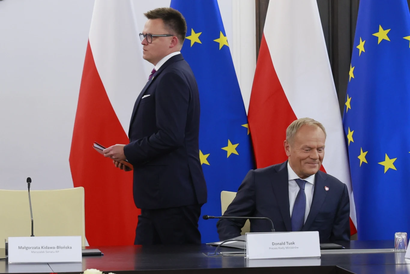 Szymon Hołownia i Donald Tusk poróżnili się w sprawie uchylenia immunitetu Jarosławowi Kaczyńskiemu Szymon Hołownia i Donald Tusk poróżnili się w sprawie uchylenia immunitetu Jarosławowi Kaczyńskiemu