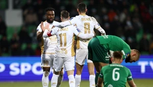 Piłkarze Jagiellonii cieszący się z bramki Nene przeciwko Olimpii Grudziądz